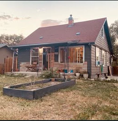 1st image of 2755 W 1st Ave