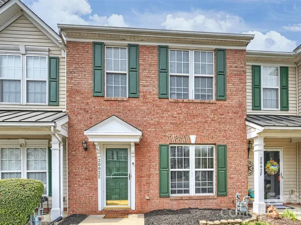 2002 Cramerton Village Dr, Cramerton, NC 28032