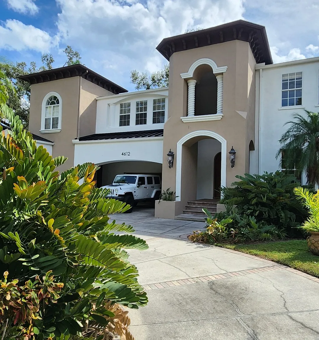 3 bed, 2.5 bath, 2500 sqft, $7,000 — Photo 2