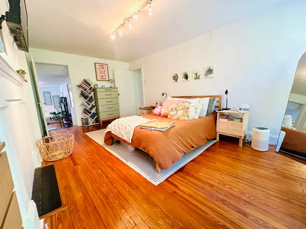 235 Montgomery Street image 1 of 20
