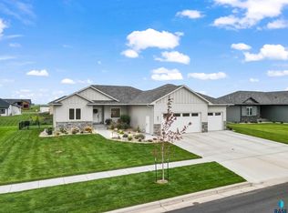 421 Dale Ave, Harrisburg, SD 57032