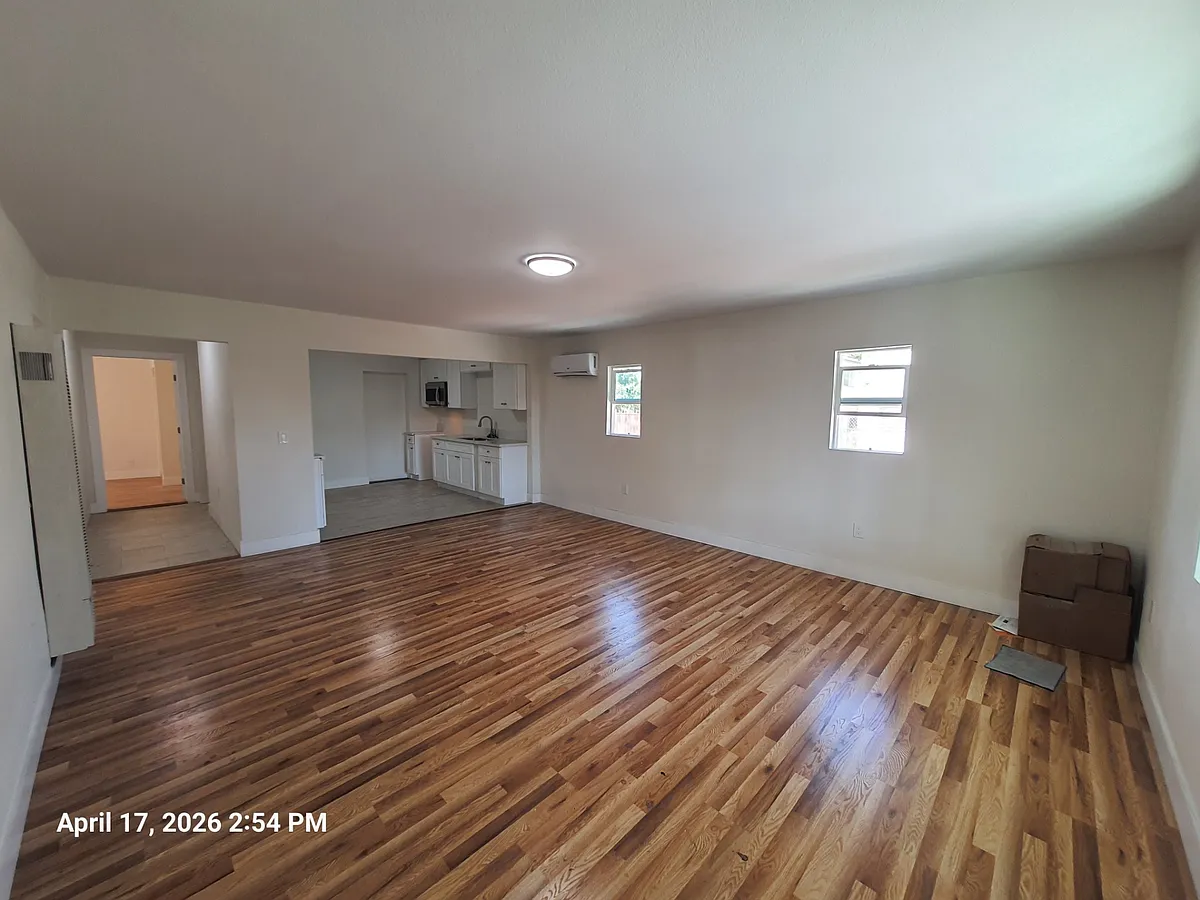 Entrance/Living room - 515 W 104th St #515