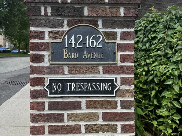 150 Bard Ave APT 17B, Staten Island, NY 10310