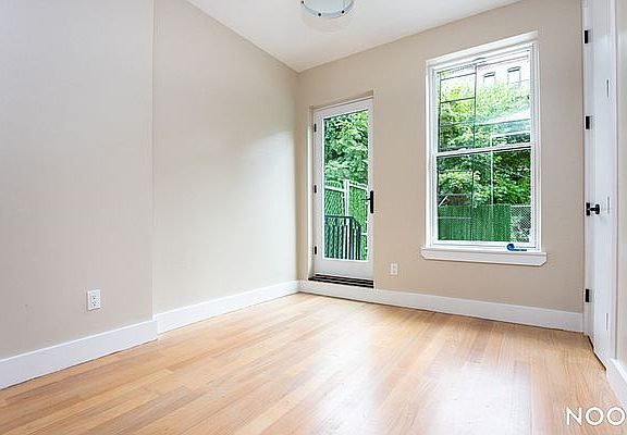 5th image of 336 Bleecker St APT 1R