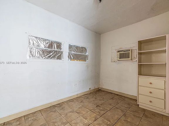 3rd image of 311 SW 10th Ave #1