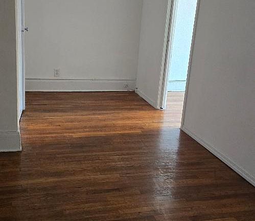 3rd image of 810 Lexington Ave APT 4F