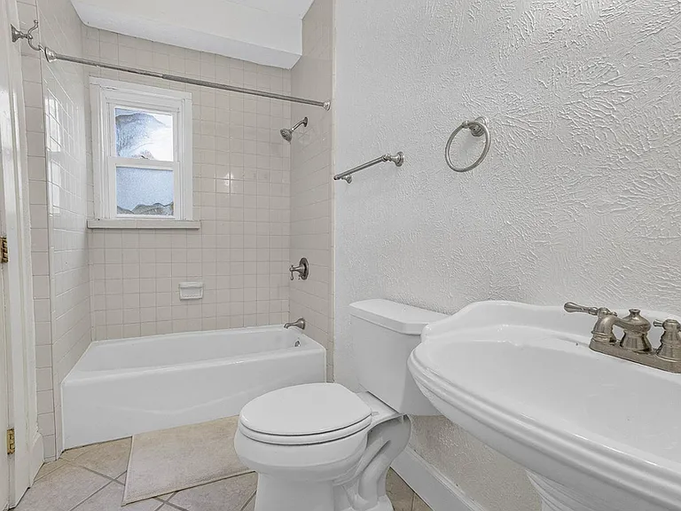 2601 S University Dr — Photo 7