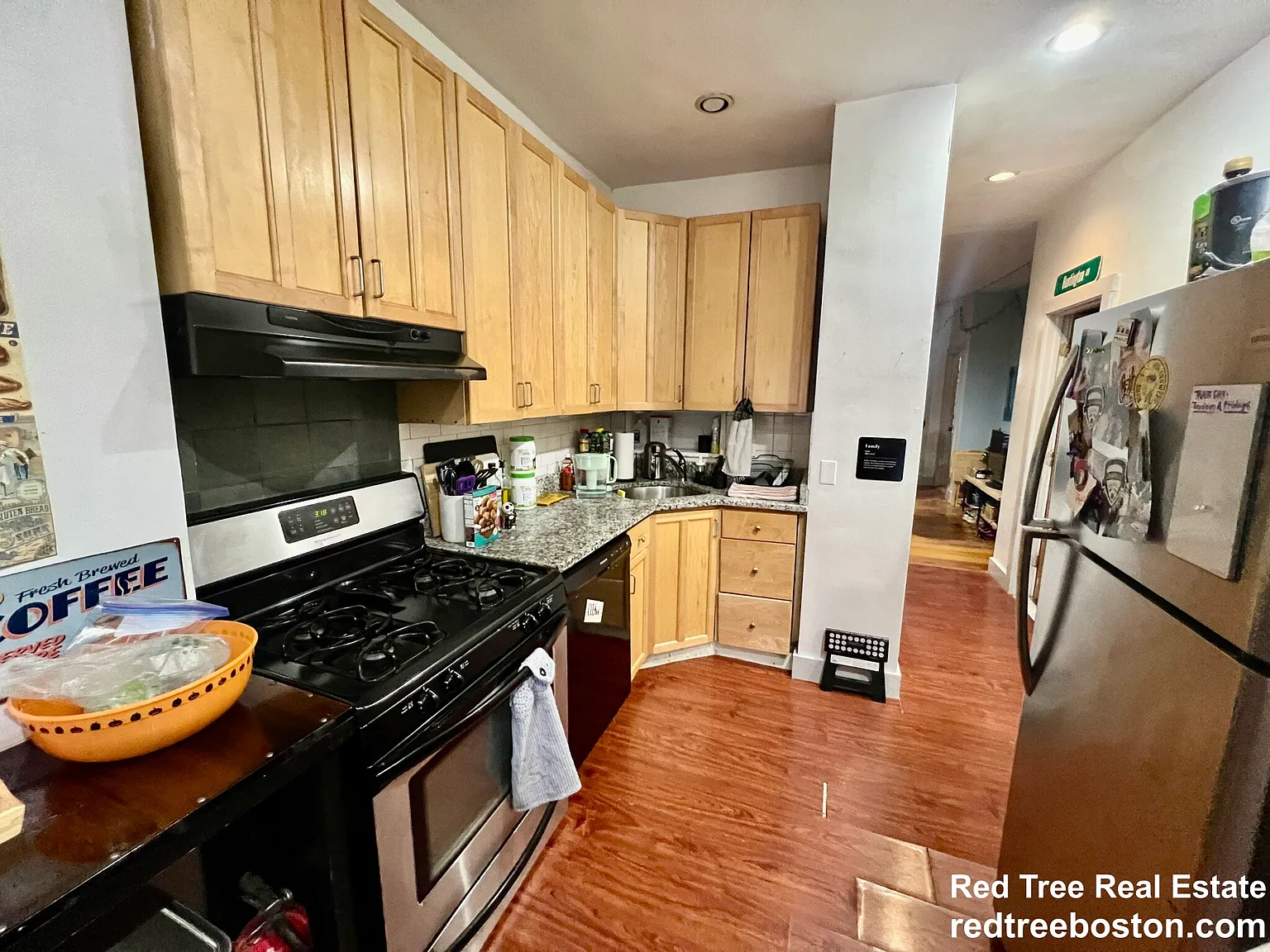 3 bed, 9999 sqft, $3,800 — Photo 4