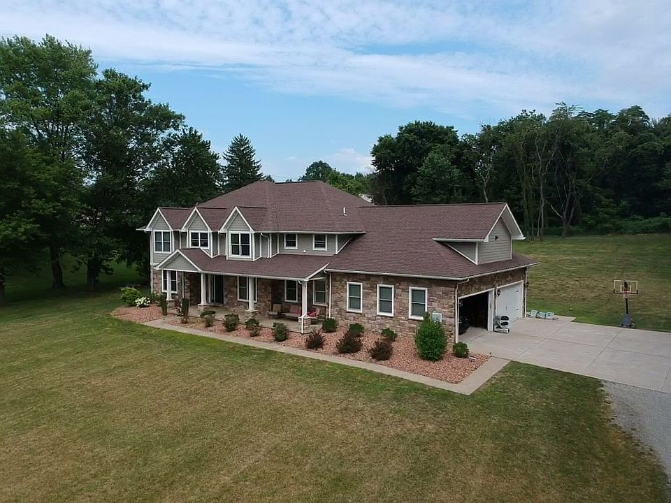2nd image of 105 Montego Way