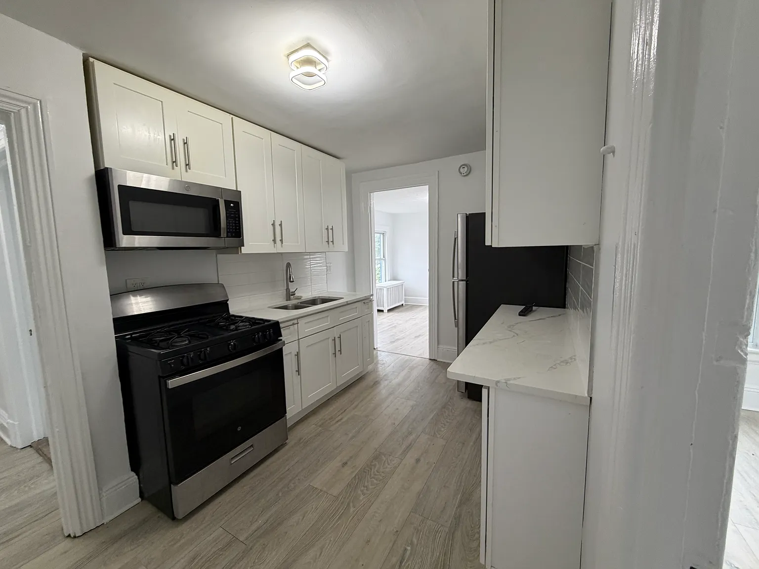 3 bed, $3,850 — Photo 1