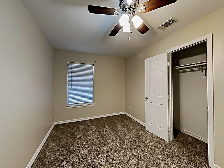 3320 Stanley Ave — Photo 9
