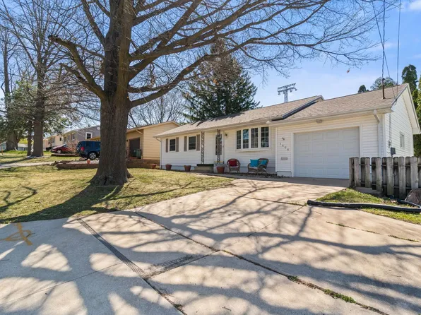 1404 Columbus Dr, Waterloo, IA 50702