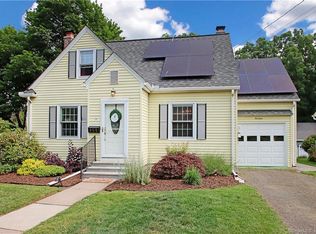 14 Baldwin Ave, Meriden, CT 06450