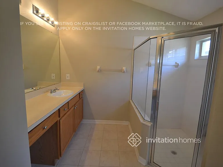 1021 Torreya Way — Photo 10