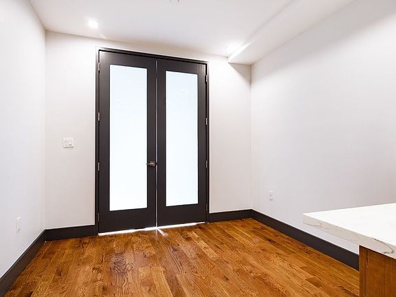 5th image of 174 Knickerbocker Ave #22