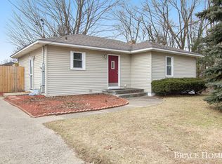 4243 Hunsberger Ave NE, Grand Rapids, MI 49525