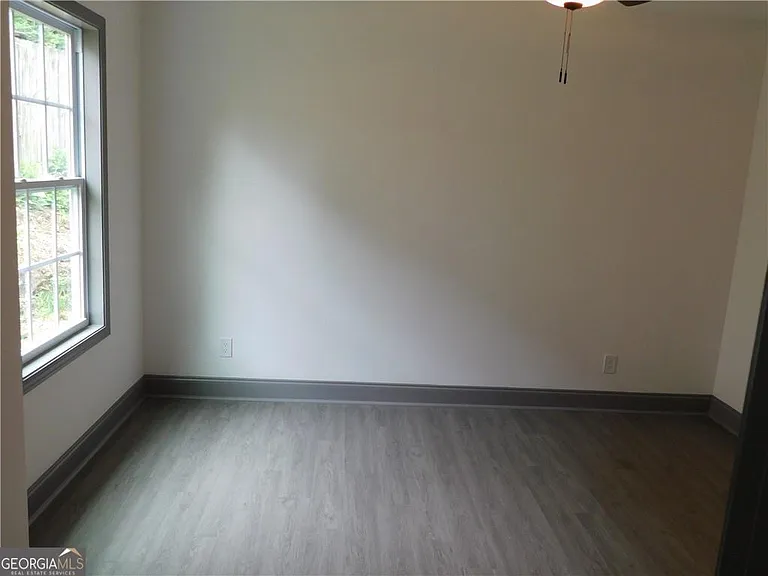 221 Stafford St NW — Photo 11