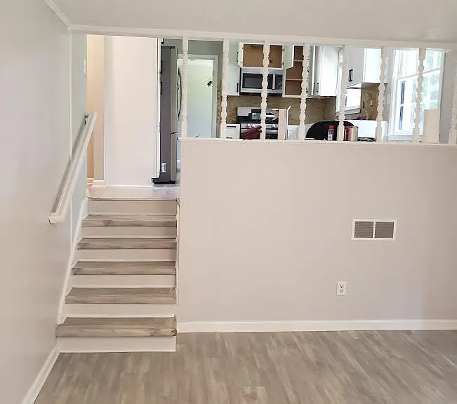 5649 Roberts Dr — Photo 2
