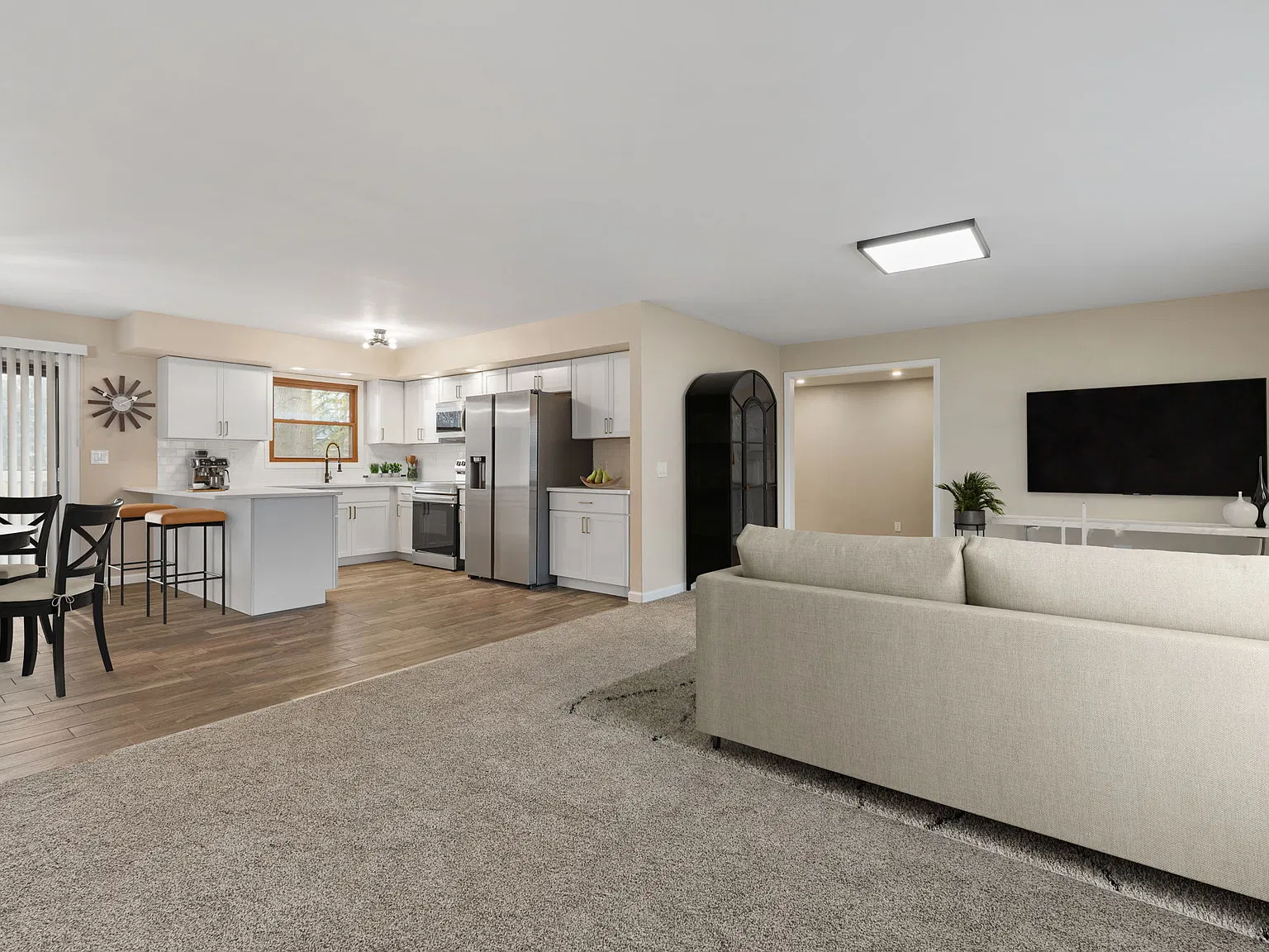 3 bed, 1.5 bath, 1416 sqft, $1,900 — Photo 4