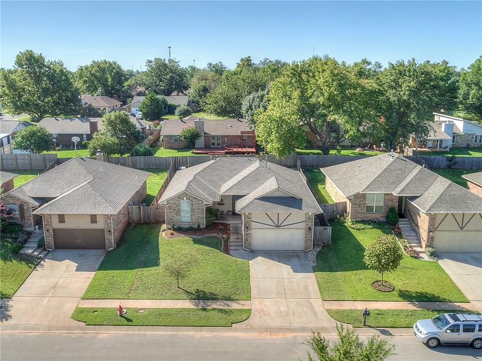 1st image of 2212 Diana Dr