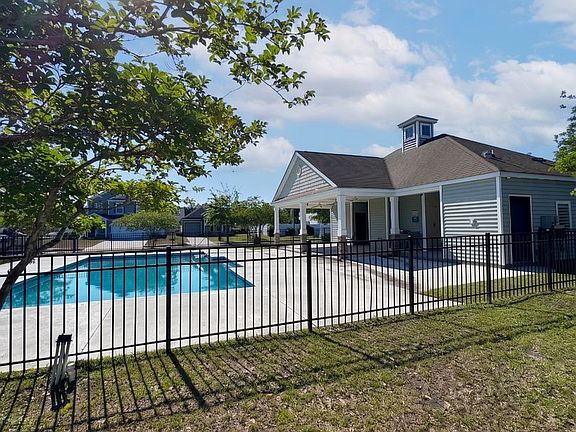 2nd image of 403 Valdez Ct