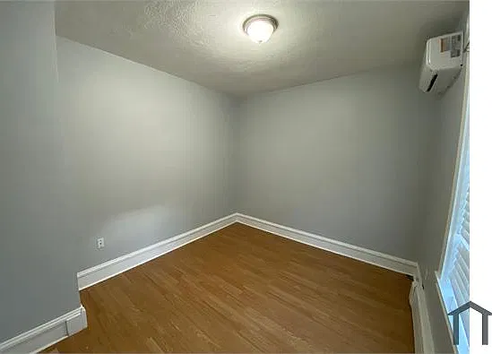 5 Columbia St #1
