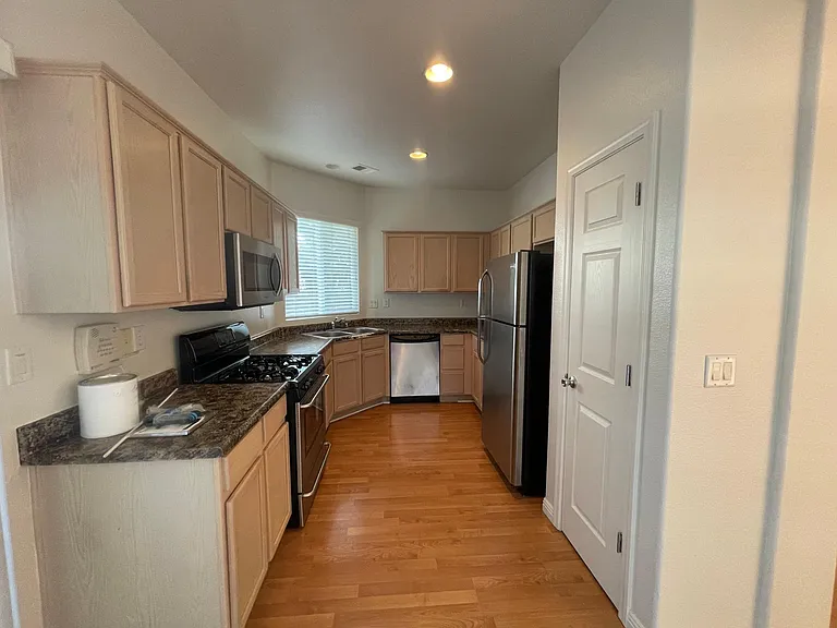 5358 Desert Peach Dr — Photo 5
