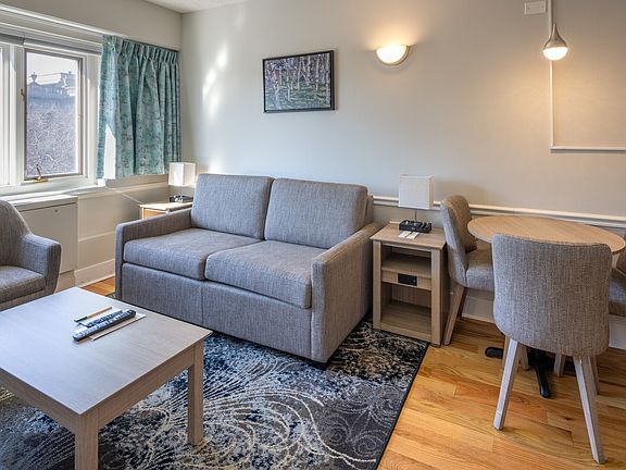 2nd image of 1555 Oak Ave #55b585941