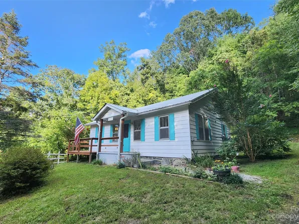 3205 State Highway 80, Bakersville, NC 28705