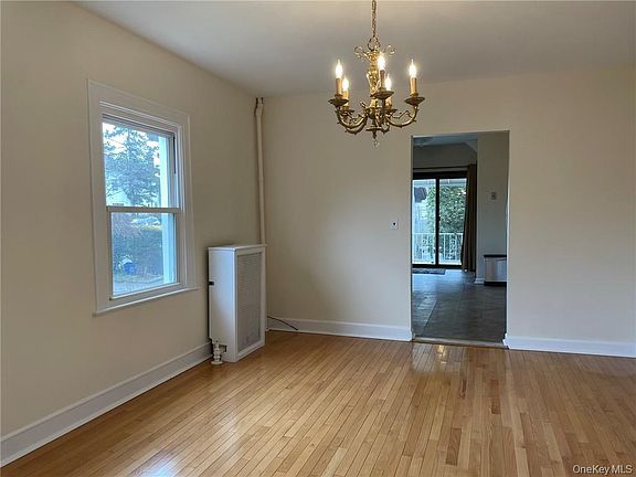 2nd image of 56 Stephenson Boulevard