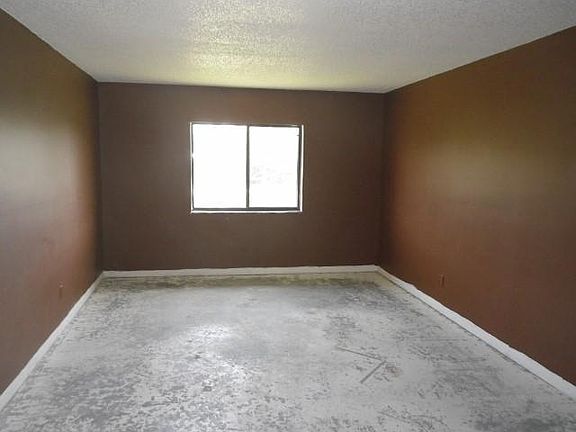 4th image of 5065 Palm Hill Dr APT 323