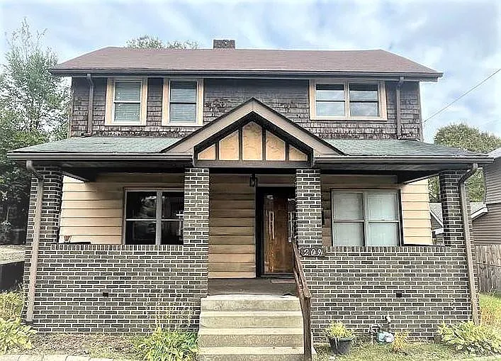 209 Caroline St photo 1