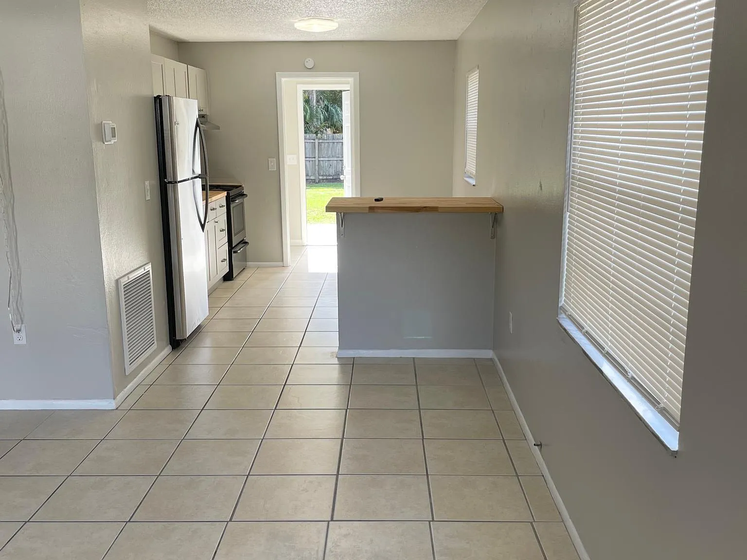 2 bed, 800 sqft, $1,500 — Photo 4