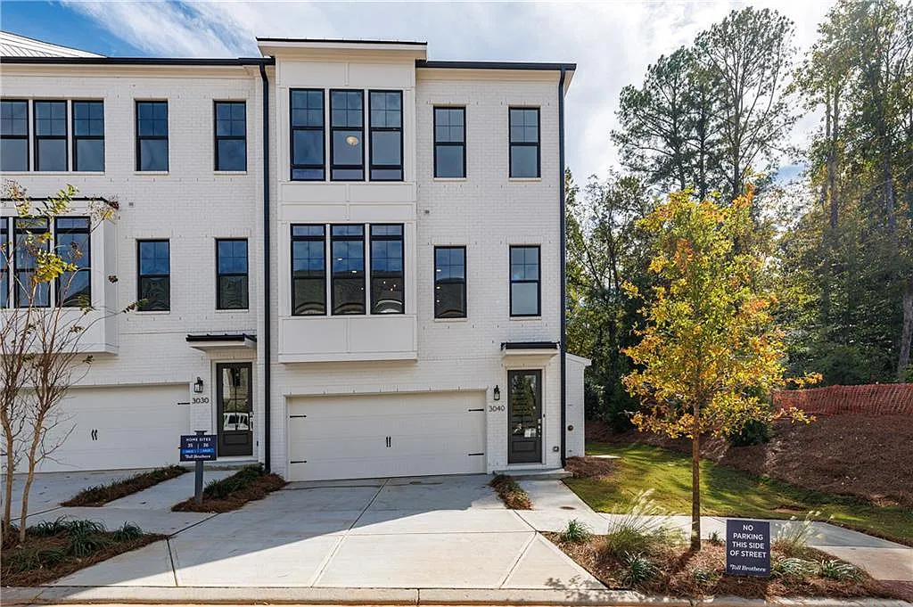 3 bed, 3.5 bath, 2631 sqft, $5,250 — Photo 1