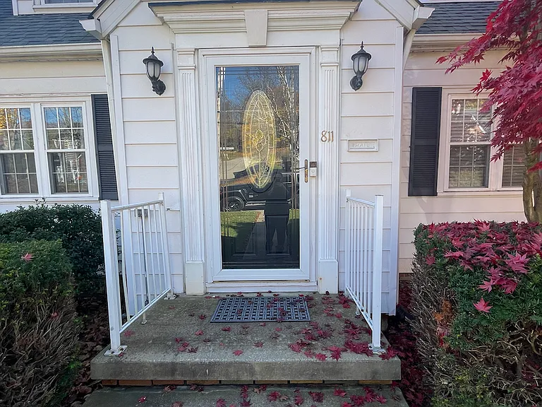 811 California Ave — Photo 3