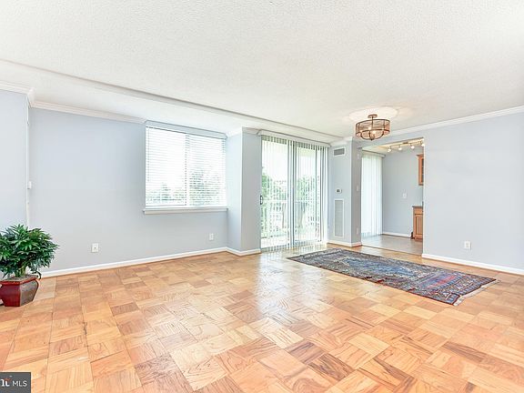2nd image of 501 Slaters Ln APT 306