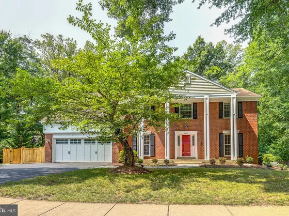 2669 Oakton Glen Dr, Vienna, VA 22181