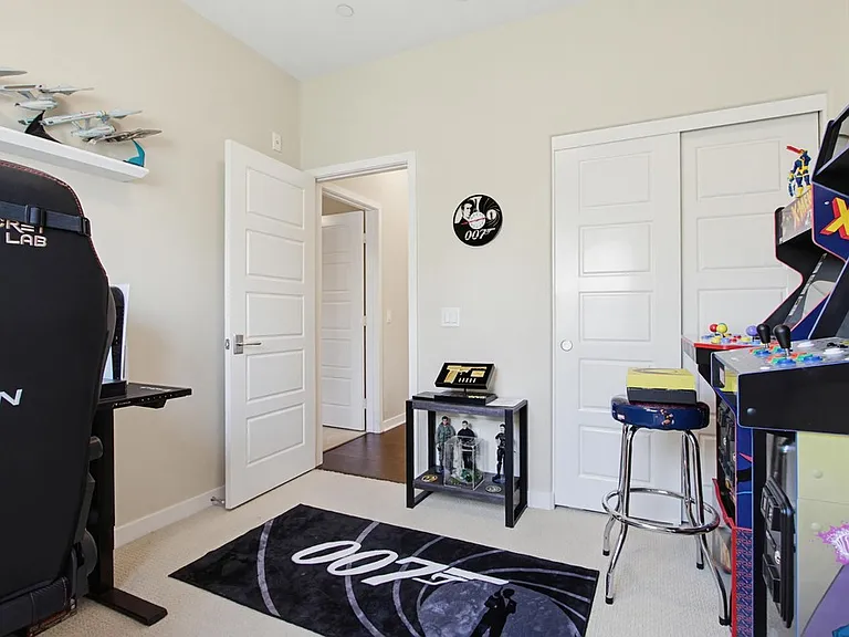 2115 Cosmo Way — Photo 26