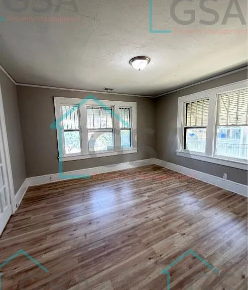 19 Watson Ave — Photo 6