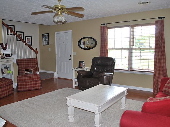 5th image of 212 Ziffell Dr