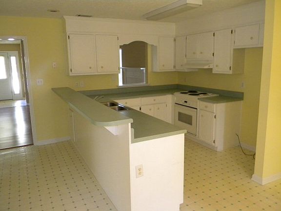 4th image of 4422 Summerlin Dr