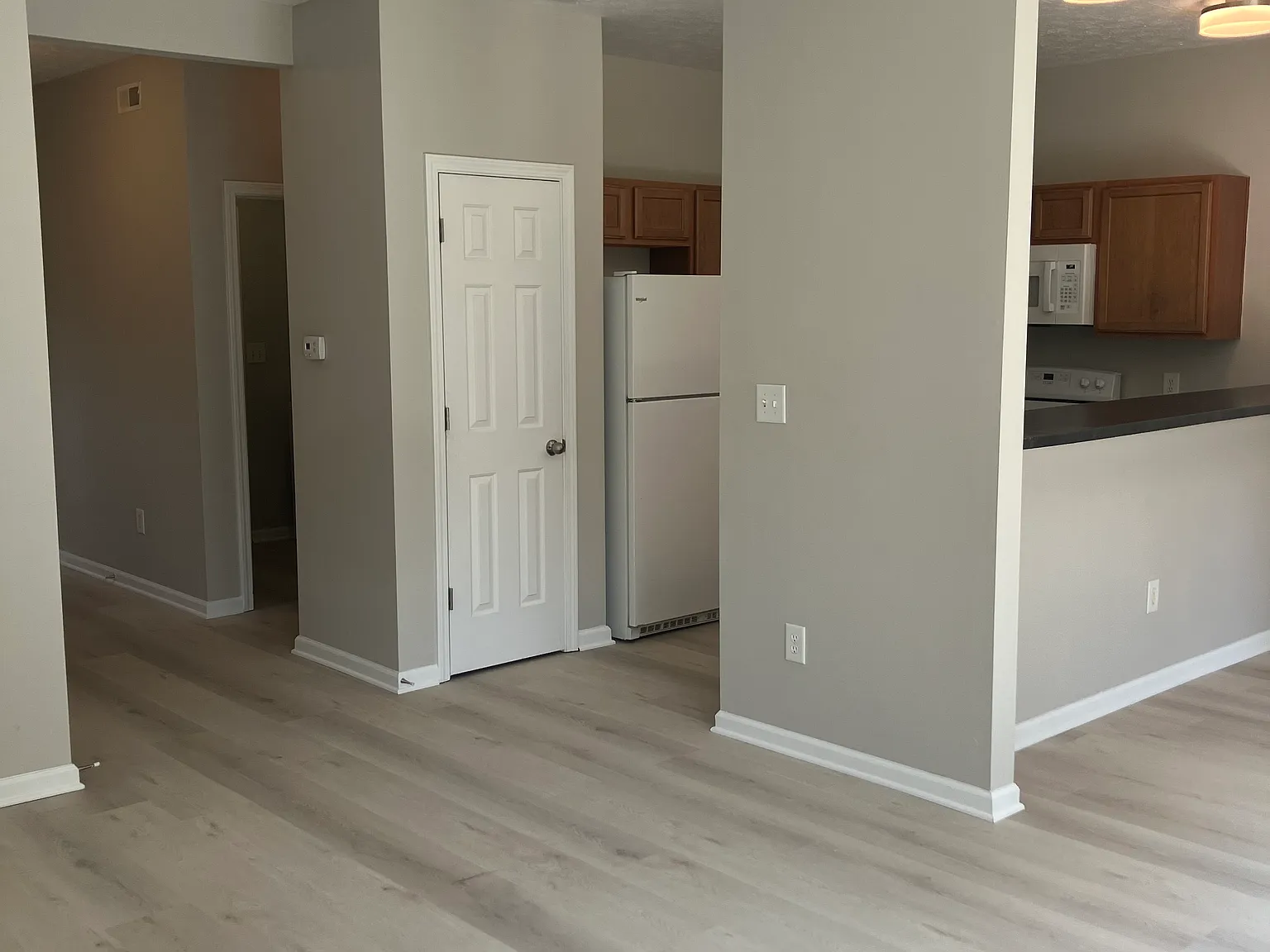 3 bed, 2.5 bath, 1645 sqft, $2,100 — Photo 4