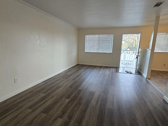 4th image of 1645 Court Dr #8