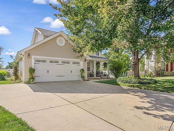 2nd image of 423 Highland Peak Ct