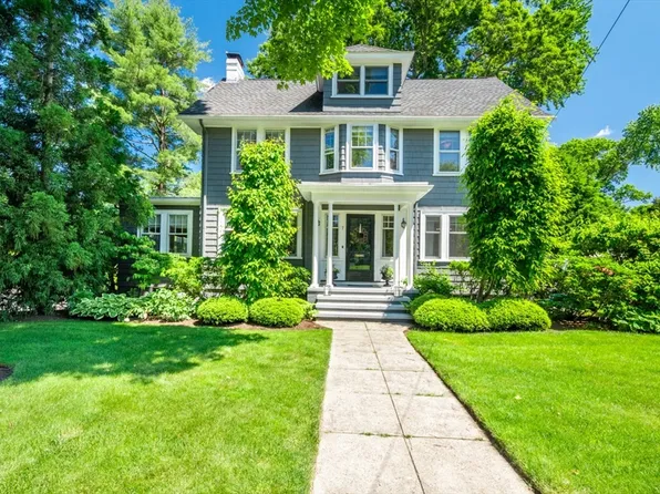 7 Benton St, Wellesley, MA 02482