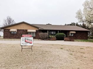 905 Maple St, Burlington, OK 73722