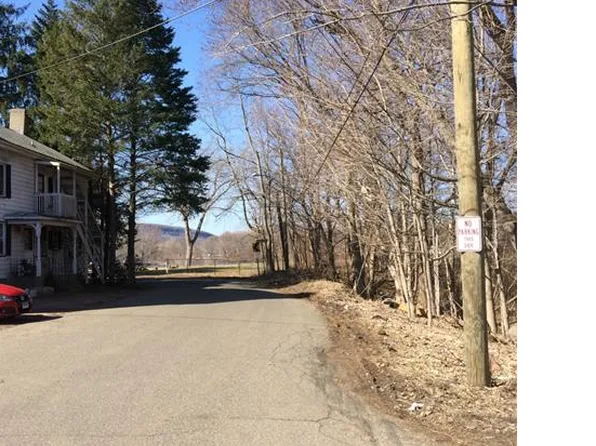 10 Webb St, Meriden, CT 06451