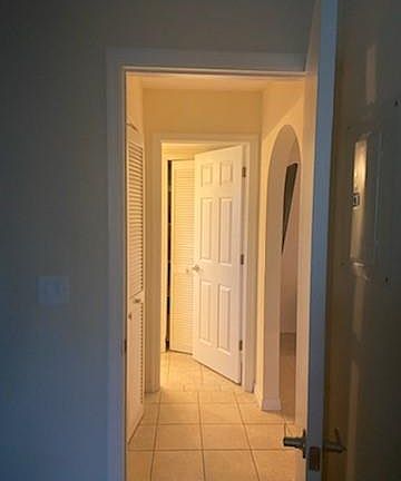 4th image of 906 SW 47th Ter APT 6