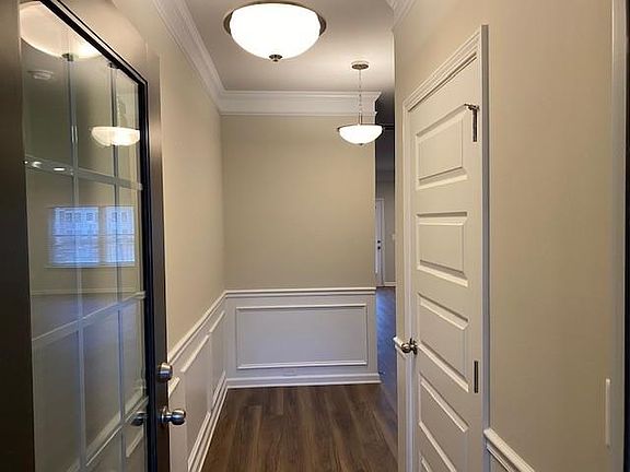 3rd image of 140 Flynne St #52