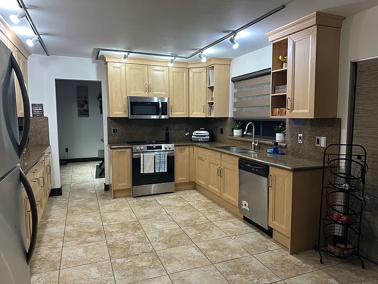 15832 Stonetower St — Photo 21